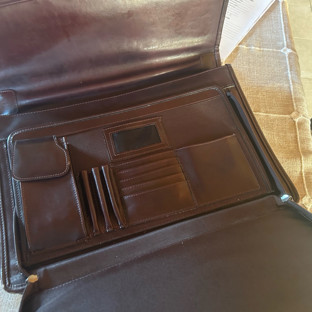 Brown leather - Picture 4 of 6